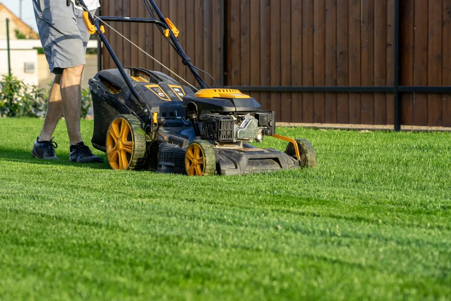 Premium Lawn Mowing Detroit Lakes, MN